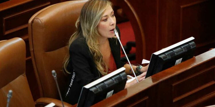 “Esto debería cambiar”, representante Katherine Miranda sobre viajes de la primera dama