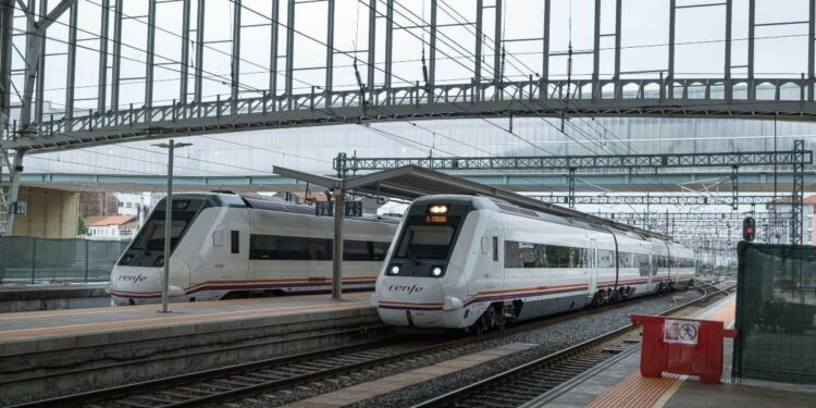 Estos son los descuentos del abono de transporte para viajar en tren, metro o bus