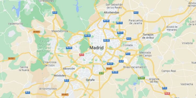 Google Maps o Waze, ¿cuál tiene más ventajas para viajar en coche? -- Autobild.es