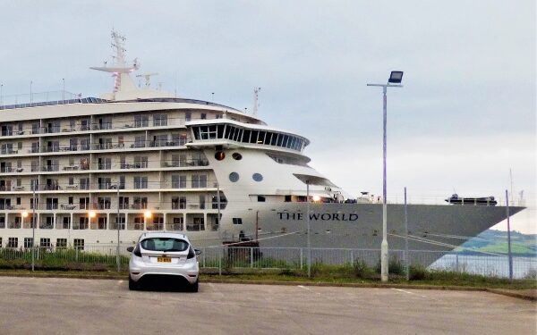 Greenock Ocean Terminal recibe al The World en medio de su año más ocupado para cruceros – PortalPortuario