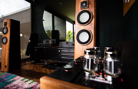 Handshake en alianza con Bitter Di Battista, participaron en el lanzamiento del amplificador U-280 30 Aniversario de Margules