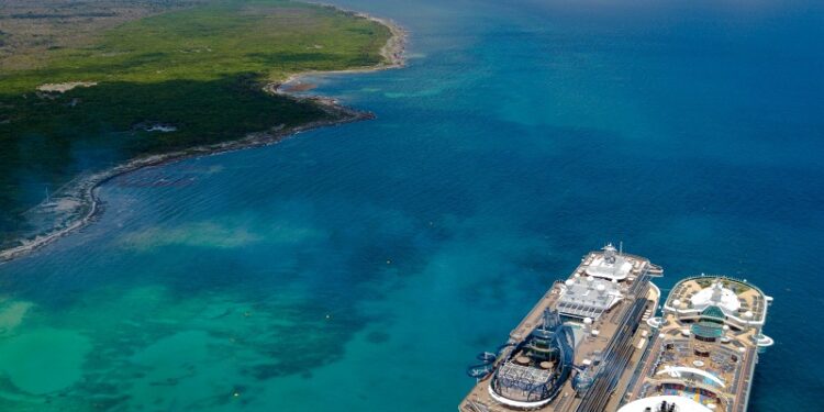 Hispasat y Anuvu conectarán yates y cruceros en Caribe y Mediterráneo.