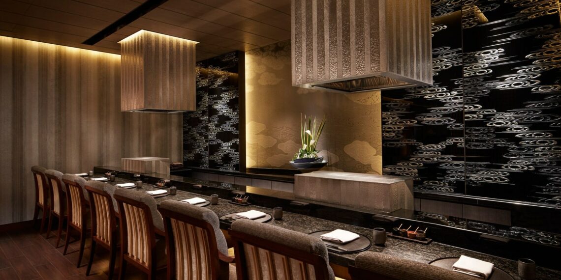 Sobria barra de cenas en Tempura Mizuki del RitzCarlton Kyoto .