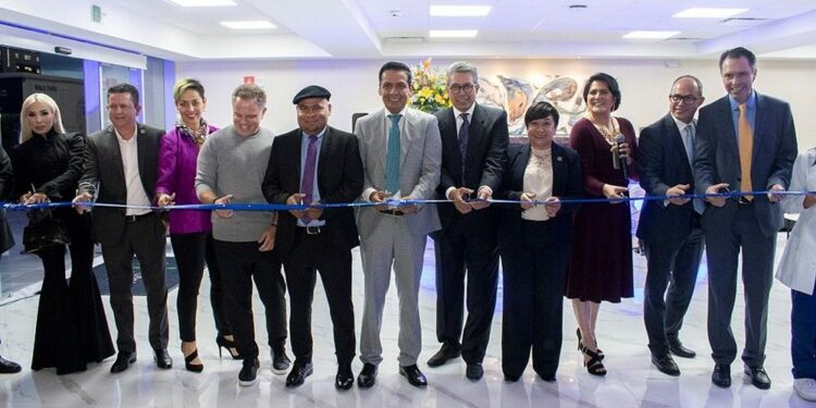 Inaugura Martina Pérez el Hospital Joya Momentum Querétaro