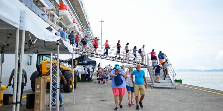 Inició temporada de cruceros en Puntarenas