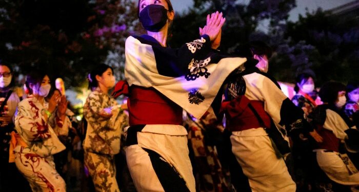 Japón reabre fronteras a turistas sin guía