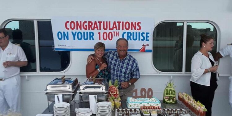 Jubilados y trabajadores a distancia se instalan permanentemente en barcos de