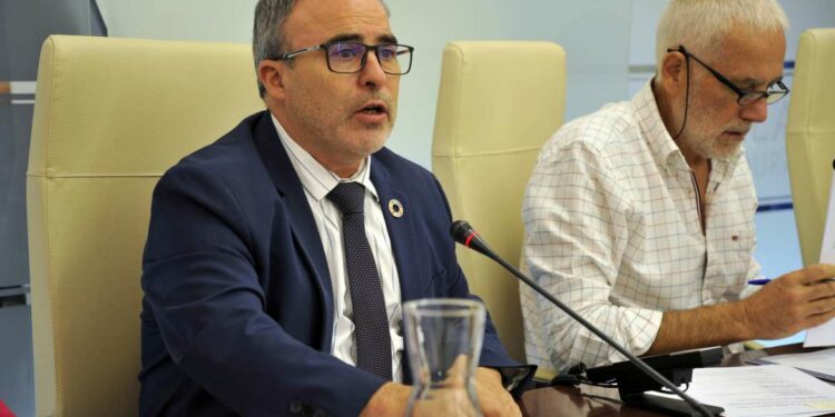 Juntaex - Comunicación - Francisco Martín presenta en la Asamblea de Extremadura diez medidas para reactivar la demanda turística durante este otoño e invierno