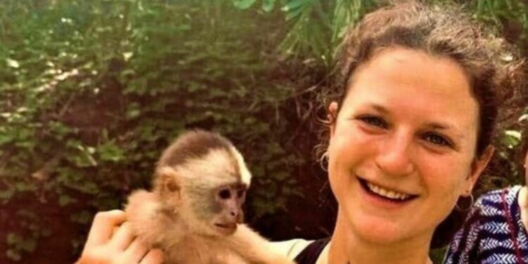 Natacha de Crombrugghe sigue perdida. Sus padres aún no pierden la esperanza de encontrarla. Foto: Facebook