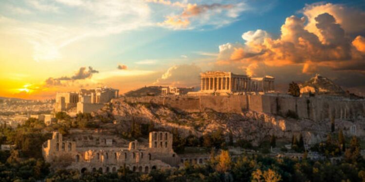 Las ciudades europeas más baratas para visitar en otoño (y una de ellas está en España)