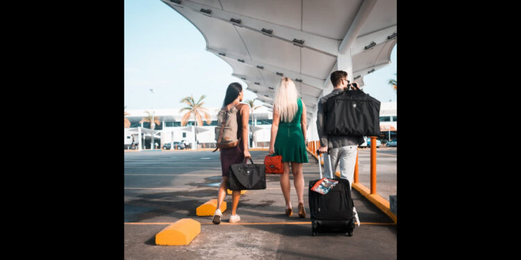 Las mejores fundas de traje para viajar sin peligro de arrugas