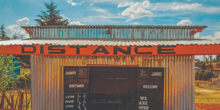 Distance Iten Photo Courier The World's Best Shops gestalten 2022