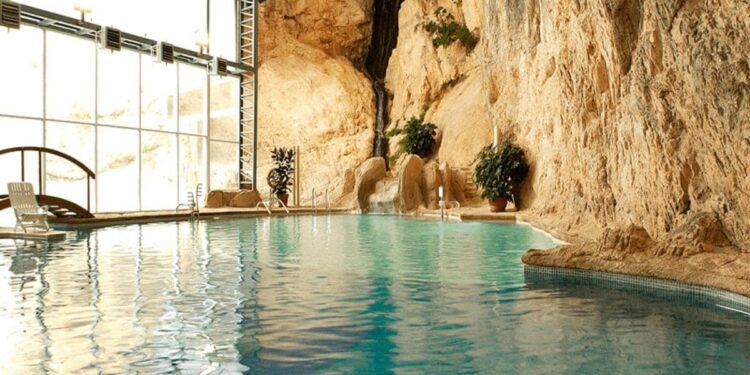 Piscina del Balneario de Sicilia que oferta Viajes El Corte Inglés
