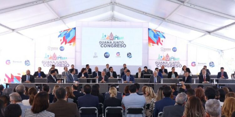 Llevan promoción turística de Guanajuato al Congreso del Estado