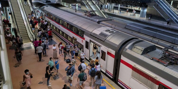 Los viajes gratis en Renfe disparan un 50% el número de viajeros respecto a 2019