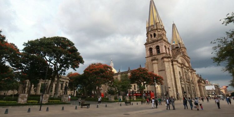 Mide tiempo y costo para viajar de Zacatecas a Guadalajara