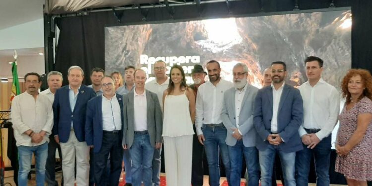 Nuria Flores presenta en Las Hurdes la nueva campaña de promoción turística de Extremadura