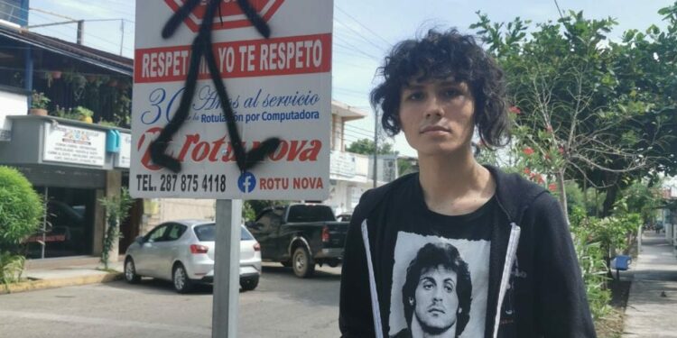 Oaxaca: Diseñador promueve iniciativa para cambiar señalética