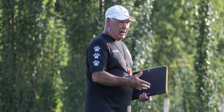 Pedro Dechat vuelve a Crucero: hoy lo presentan como nuevo DT