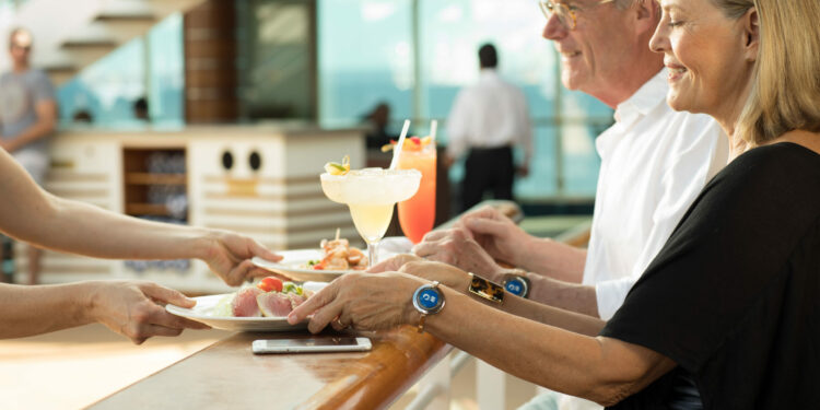 Prepara Carnival Cruise Line cocteles especiales para el debut del Carnival Celebration » ¡ Aquí te enteras primero !