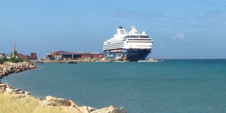 Prevén cambios en la economía tras llegada de cruceros