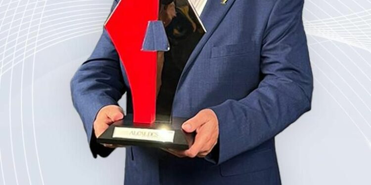 'Químico' recibe premio por la Asociación de Mejores Alcaldes de México