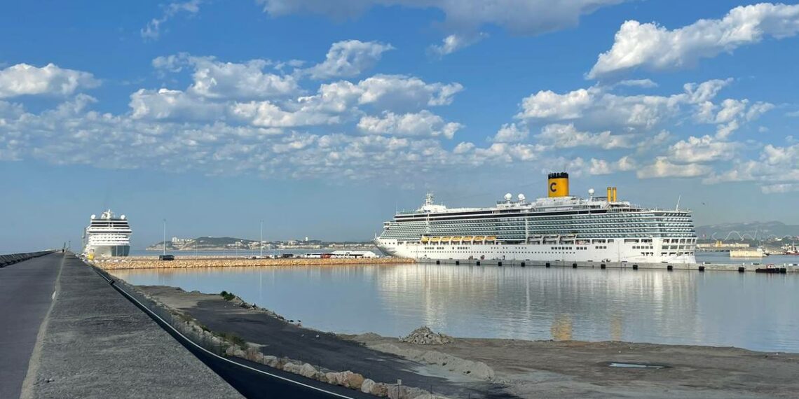 Reclaman que los ciudadanos puedan decidir si Tarragona quiere acoger o no el turismo de cruceros