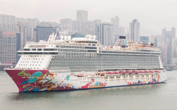 Resorts World Cruises presenta nuevos cruceros temáticos mensuales en el Genting Dream