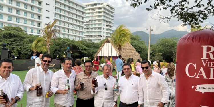 Ron Viejo de Caldas se unió a Mario Hernández y Hoteles Marriot para ofrecer exclusiva experiencia turística – Tintiando