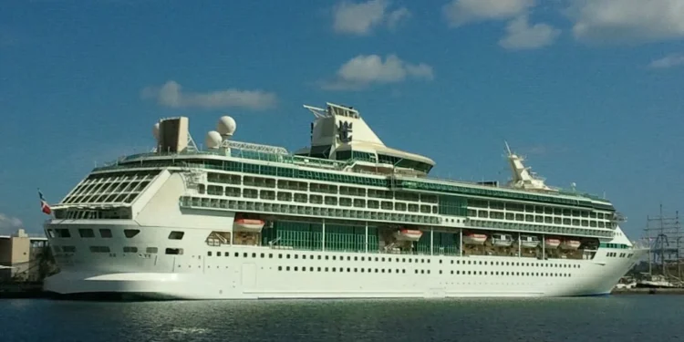 Royal Caribbean ofrecerá trabajo en sus cruceros a 1.400 personas para sus espectáculos