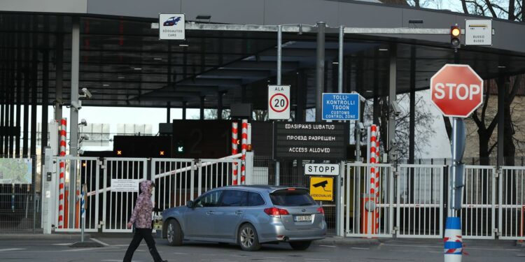 Rusia: Las sanciones convierten los viajes desde Rusia en un privilegio: vuelos a 2.000 euros o dos días de autobús y tren | Internacional