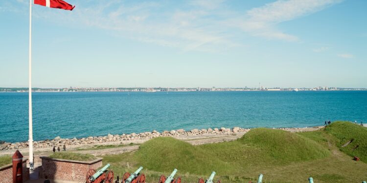 La costa de Suecia desde el Castillo de Kronborg en Helsingor, Dinamarca [(c) Foto: @avistu]