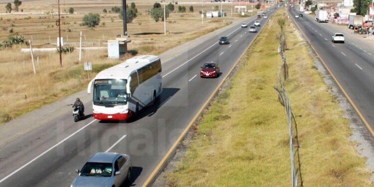 Sin seguro, normas o revisiones, así funciona el servicio de transporte turístico en Hidalgo