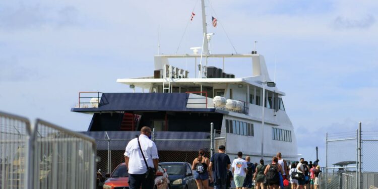 Suspenderán viajes en ferry a Vieques y Culebra por paso de Fiona