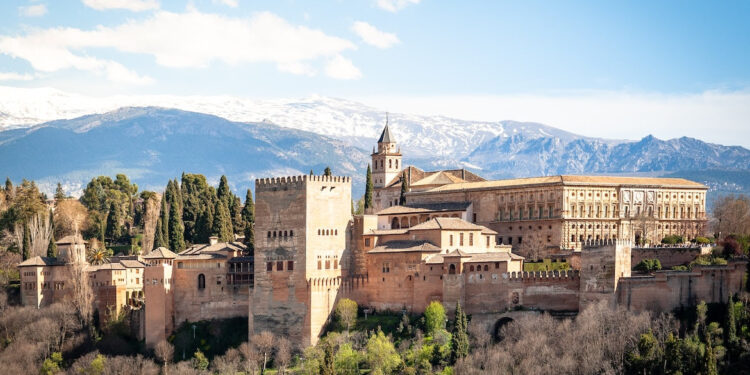 Todo lo que se necesita saber sobre Granada, en una sola web