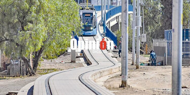 Tren Metropolitano opera en su Línea Roja. DICO SOLÍS