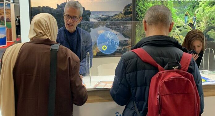 Turismo de Canarias refuerza su promoción entre los profesionales del sector turístico en la feria de París