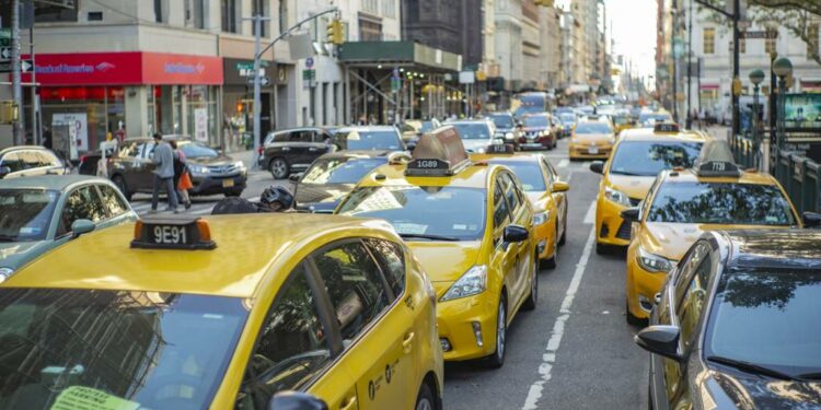 Uber ya permite solicitar en Nueva York viajes en taxis a través de su plataforma