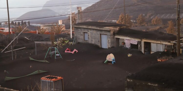 Un año después de la erupción del volcán de La Palma siguen sin llegar las ayudas para la vivienda