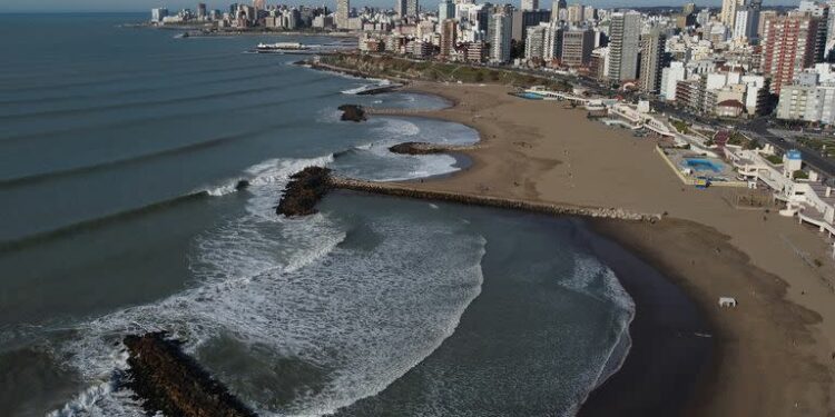 Mar del plata; previaje; turismo; playa; mar; sociedad