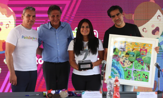 La Clavadista Paola Espinosa recibe homenaje por su trayectoria en el relanzamiento de su fundación