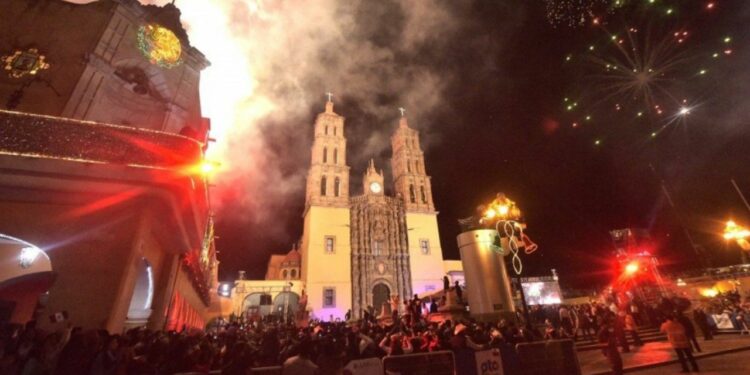 ¿Cuánto cuesta el boleto de autobús para ir a dar el Grito a Dolores Hidalgo?