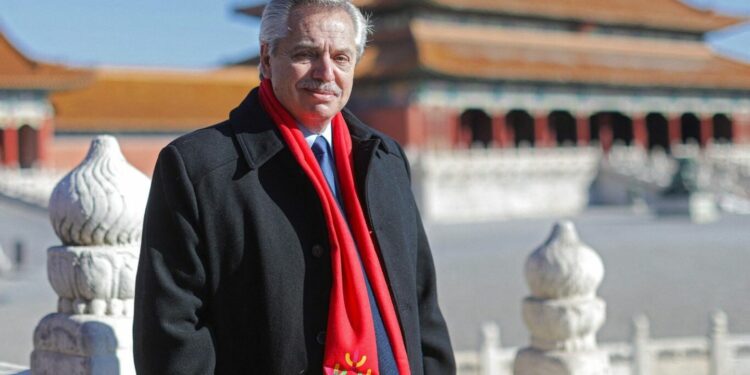¿Cuánto gasto el gobierno nacional en viajes y viáticos?