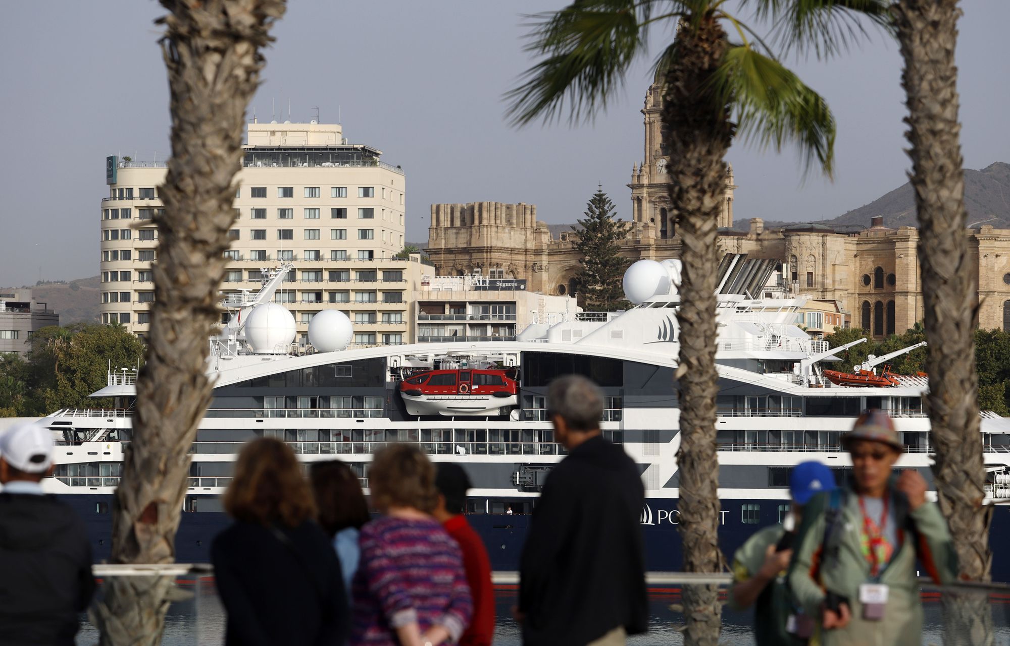 Atraca en el Puerto de Málaga Le Champlain: el crucero del lujo y la exclusividad