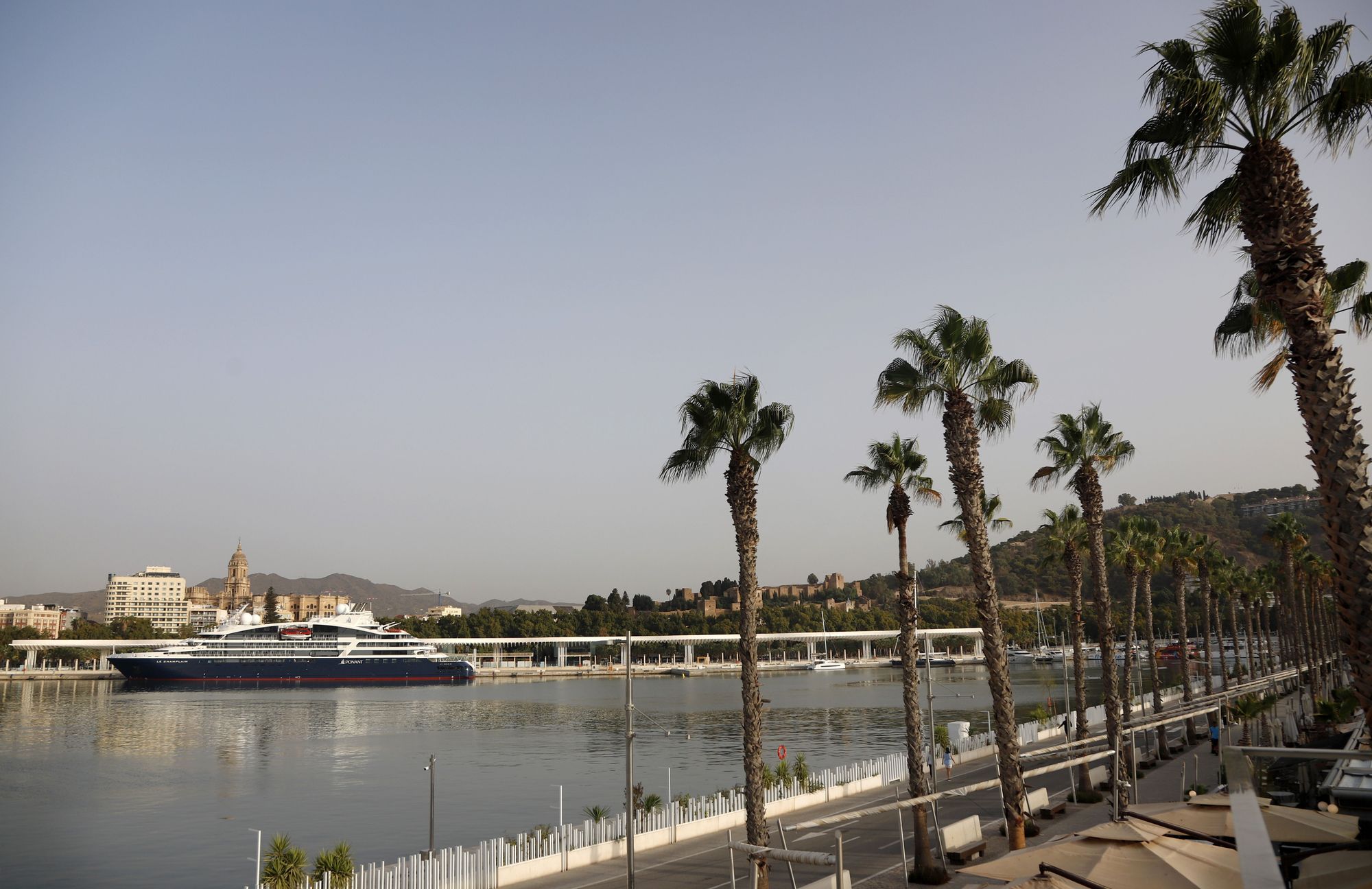 Atraca en el Puerto de Málaga Le Champlain: el crucero del lujo y la exclusividad