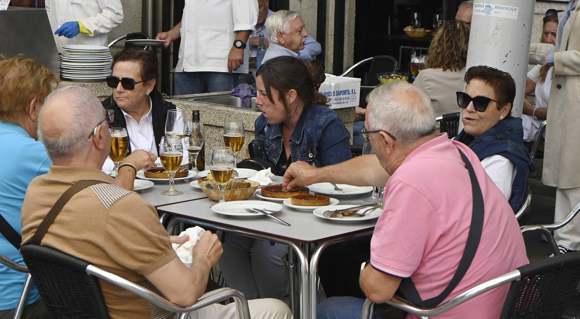 Vigo se llena de turistas con una triple escala de cruceros