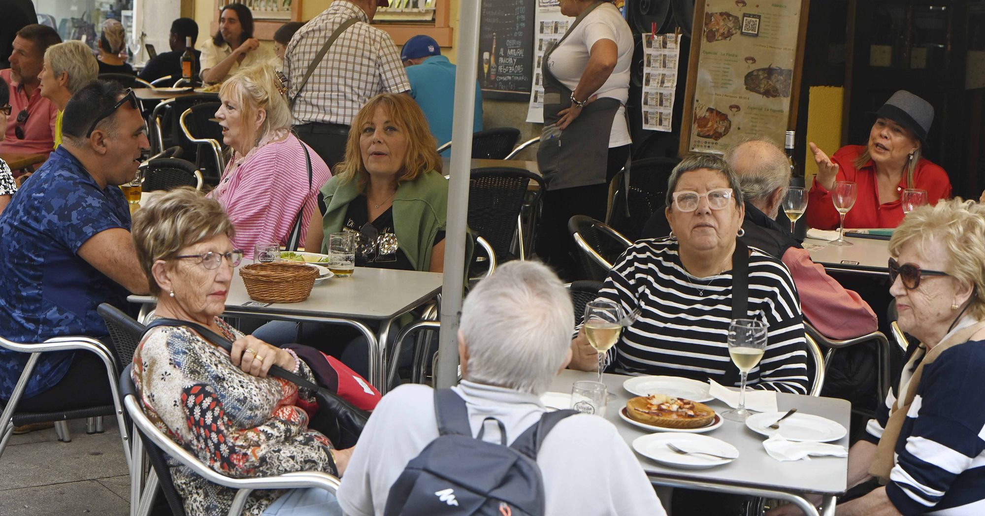 Vigo se llena de turistas con una triple escala de cruceros