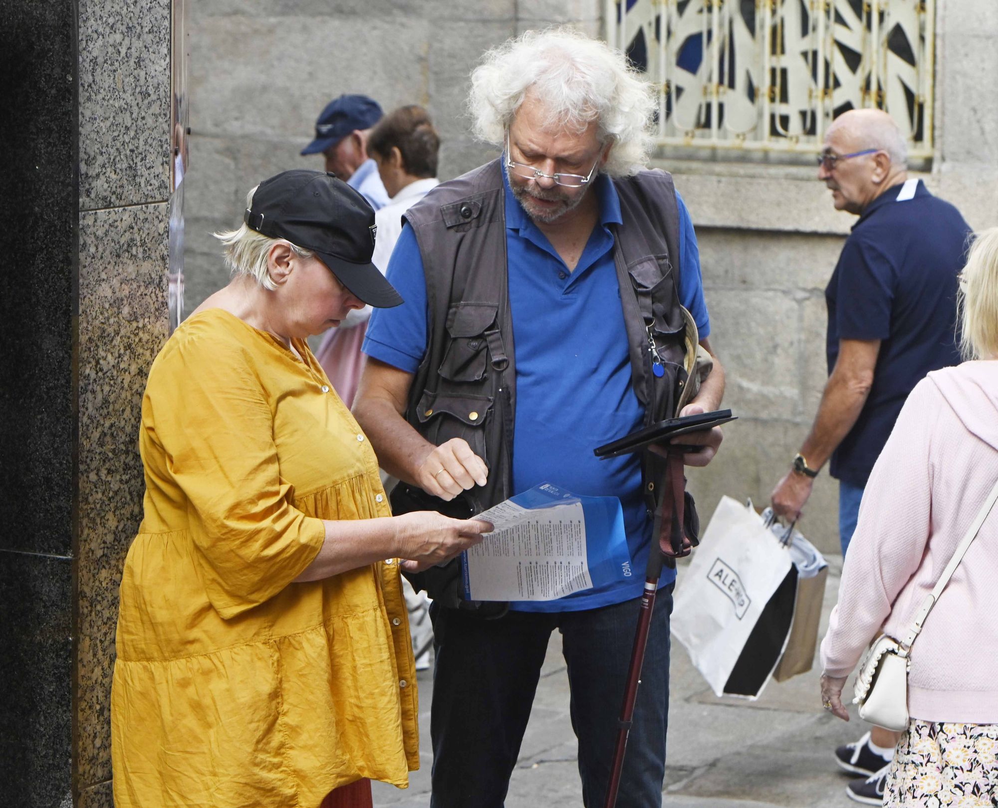 Vigo se llena de turistas con una triple escala de cruceros