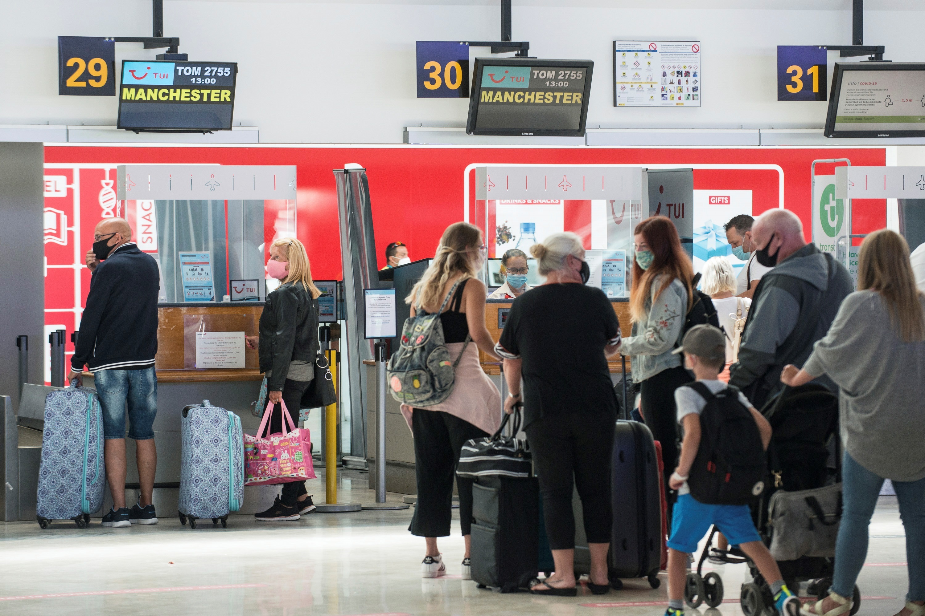 Viajar con un seguro de viajero es indispensable para evitar contratiempos. EFE/ Javier Fuentes Figueroa
