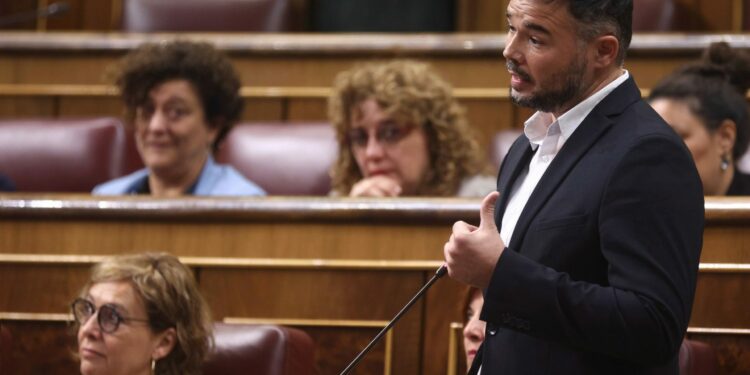 ERC reclama al Gobierno extender la gratuidad del tren a los viajes regulares de autobús